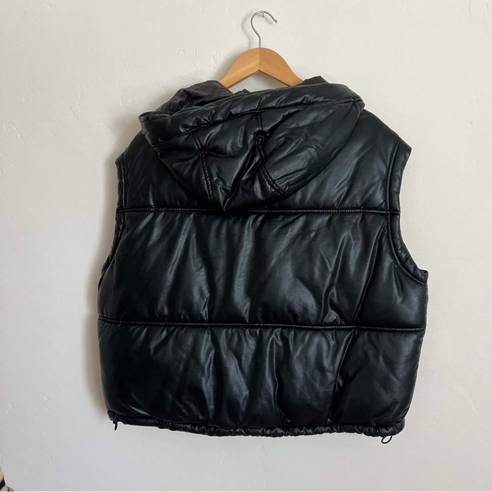 Zara Black Quilted Faux-Leather Puffer Vest - Picture 9 of 11